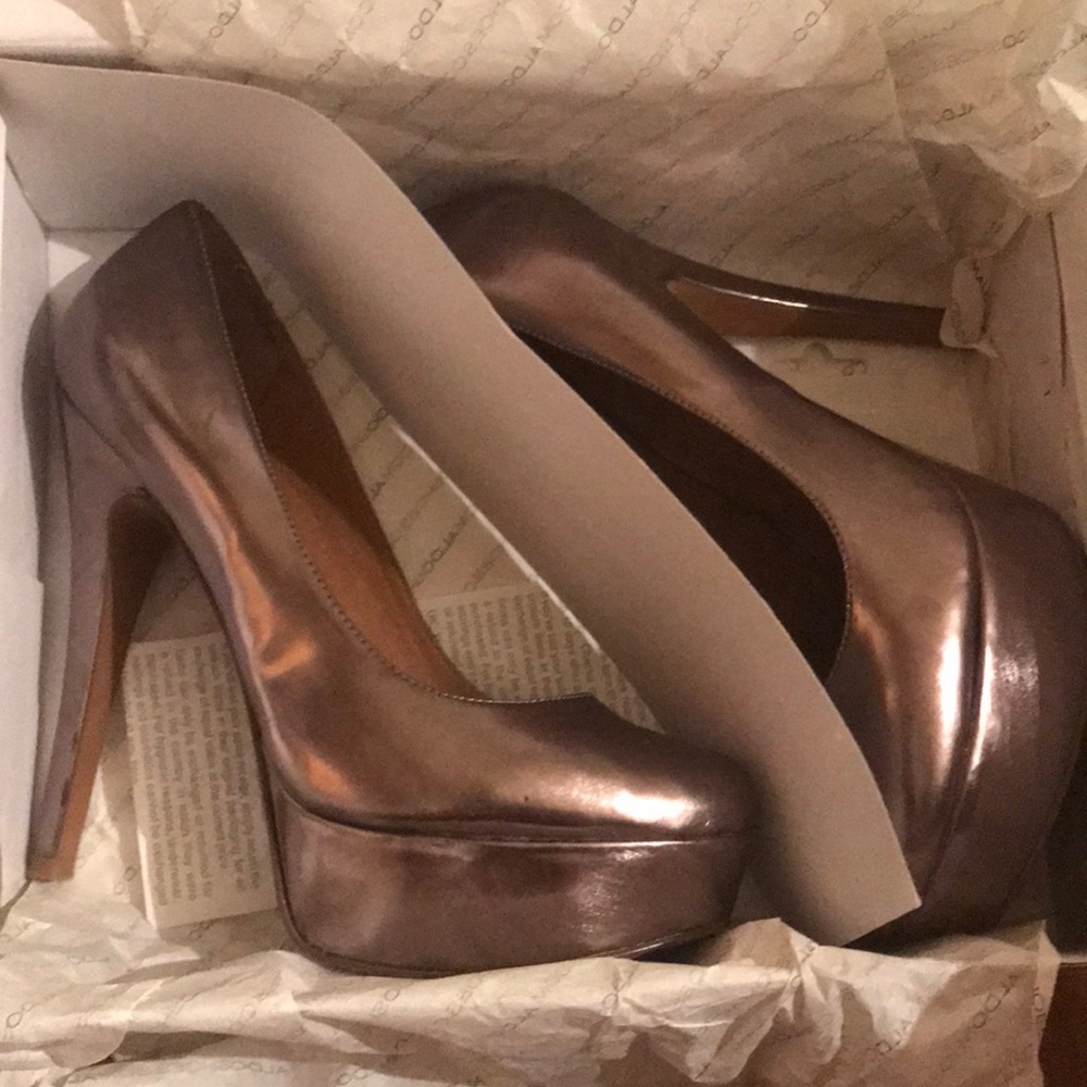 Pewter color pumps